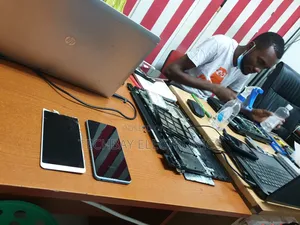 Cracked Phone,Tablet or Laptop Screen Repair