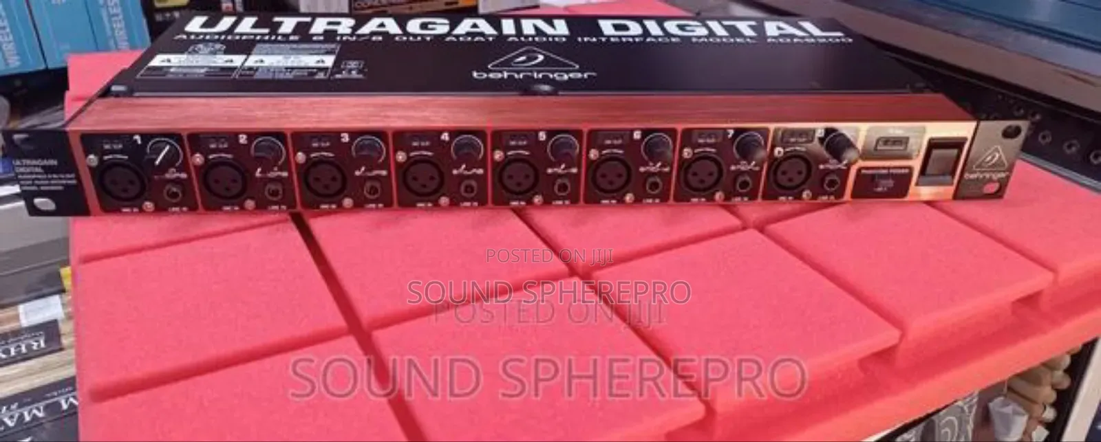Behringer ADA8200 Preamp Ultragain