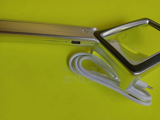 Rechargeable Rectangular Illuminated Magnifying 16 LED Light - main view