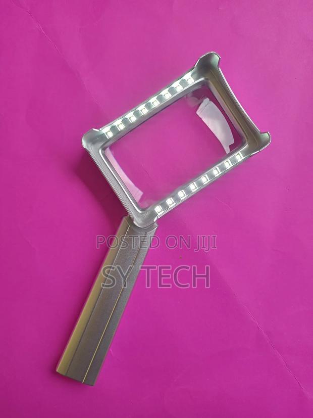 3 Level Brightness Rectangular Illuminated Magnifier - thumbnail 3