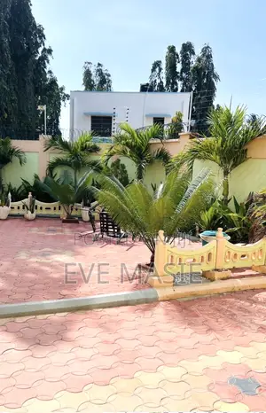 4bdrm Maisonette in Bombolulu Estate for sale