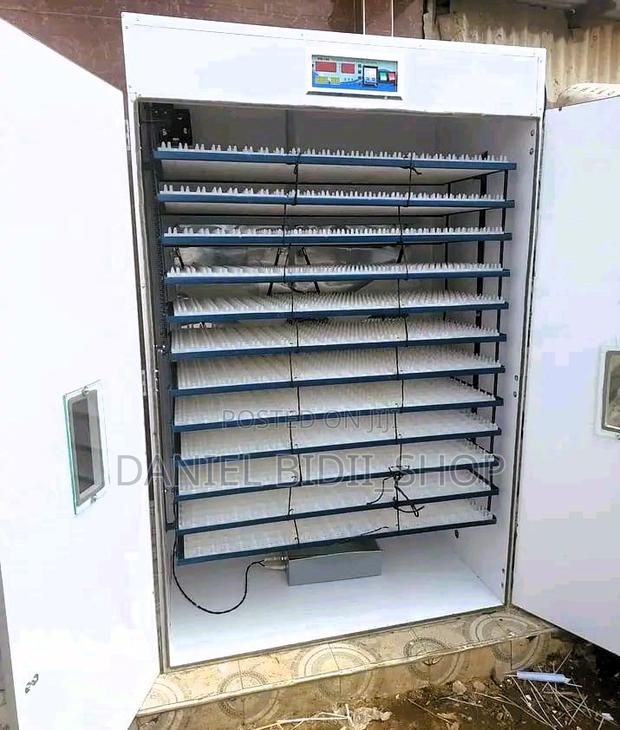 Reliable Ac/Dc Auto Incubator 3168 Eggs - main view