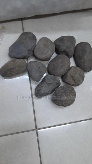Black Egg Size Riverbed Stones - thumbnail 2