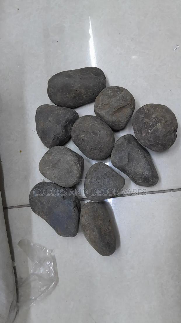 Black Egg Size Riverbed Stones - thumbnail 3