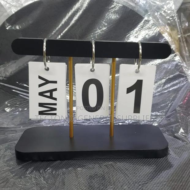 Bamboo Desktop Figuring Perpetual Calendar - main view