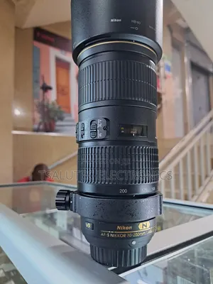 Telephoto Nukon Lense 70-200mm