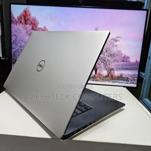 Laptop Dell Latitude 15 E5540 32GB Intel Xeon SSD 512GB - main view