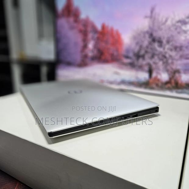 Laptop Dell Latitude 15 E5540 32GB Intel Xeon SSD 512GB - thumbnail 4