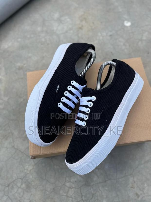 Coudroy Vans - thumbnail 11