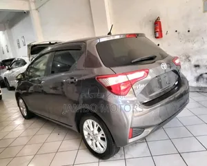 Toyota Vitz 1.3 FWD 5dr 2018 Gray
