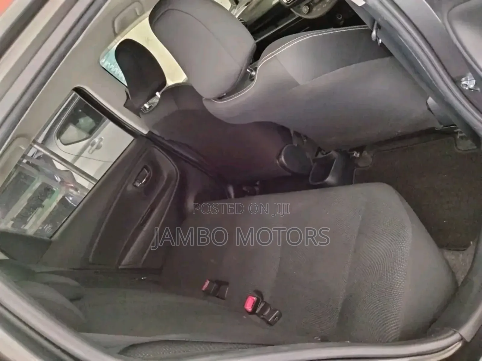 Toyota Vitz 1.3 FWD 5dr 2018 Gray