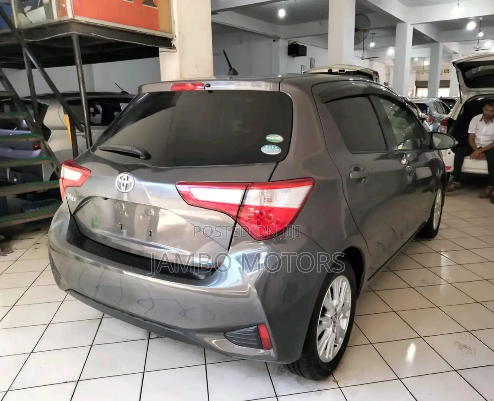Toyota Vitz 1.3 FWD 5dr 2018 Gray