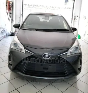Toyota Vitz 1.3 FWD 5dr 2018 Gray