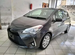 Toyota Vitz 1.3 FWD 5dr 2018 Gray