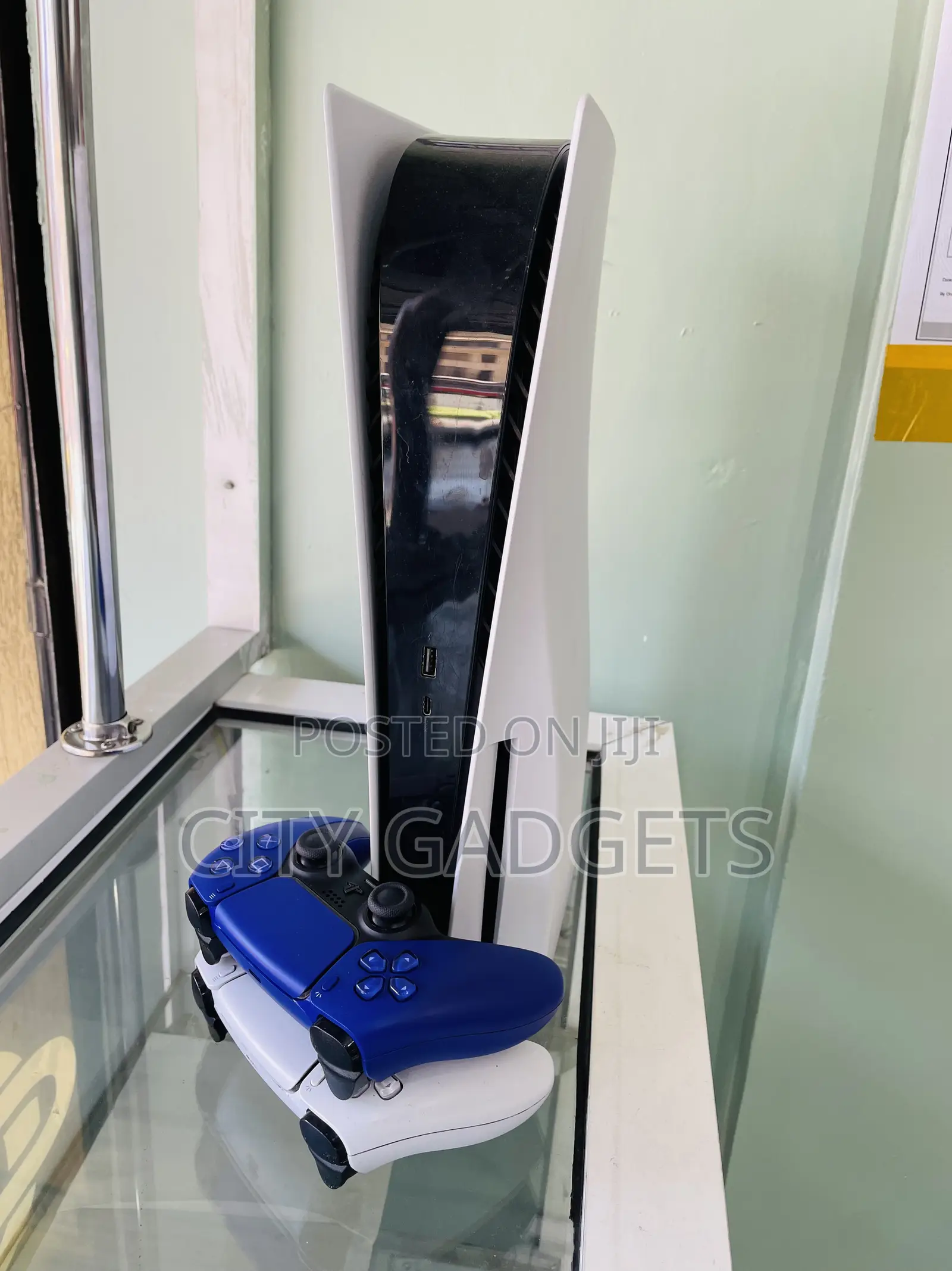 Ps5 Used With Two Controllers