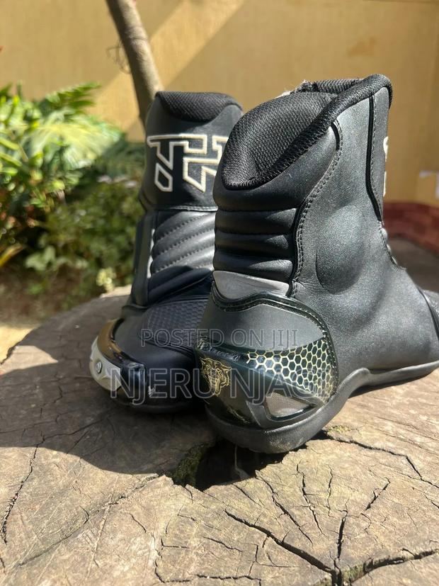 Mid Size Riding Boots