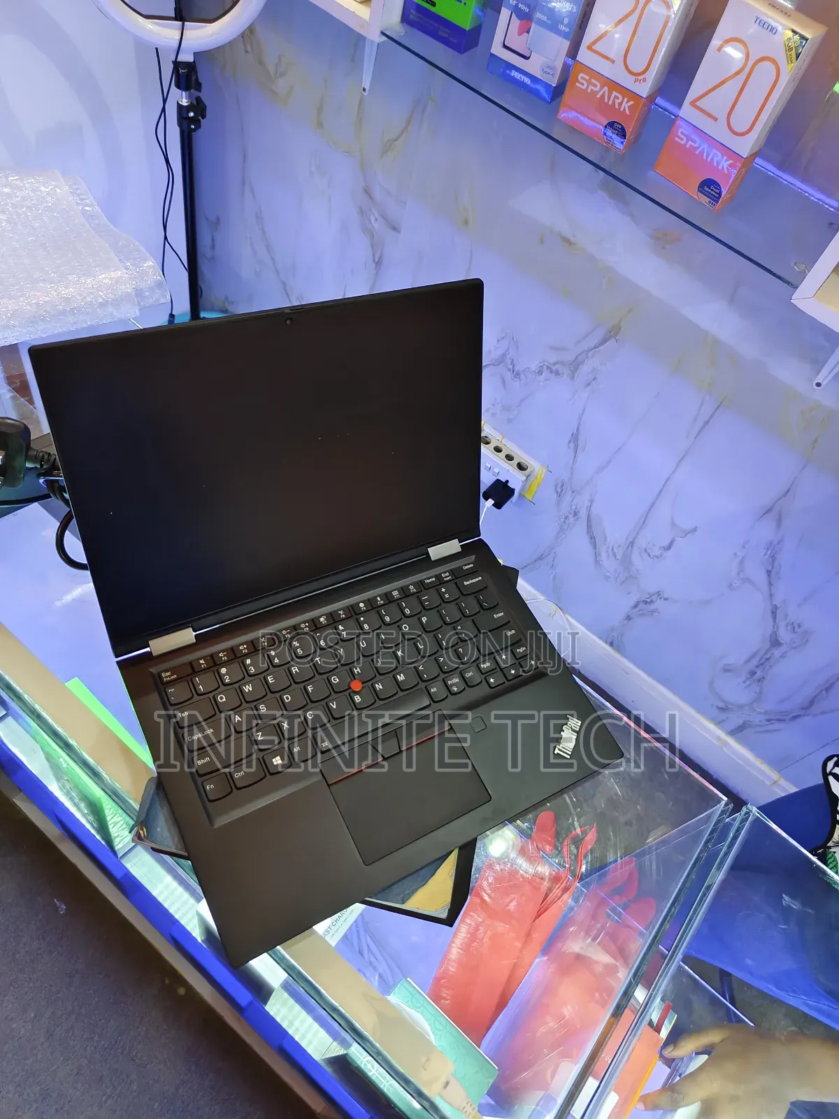 New Laptop Lenovo ThinkPad X390 Yoga 8GB Intel Core I7 SSD 256GB