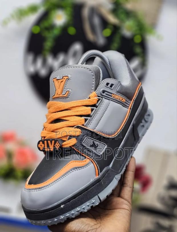 Max Trainer New40/41/42/43/44/451st Leather at 4500 - thumbnail 3