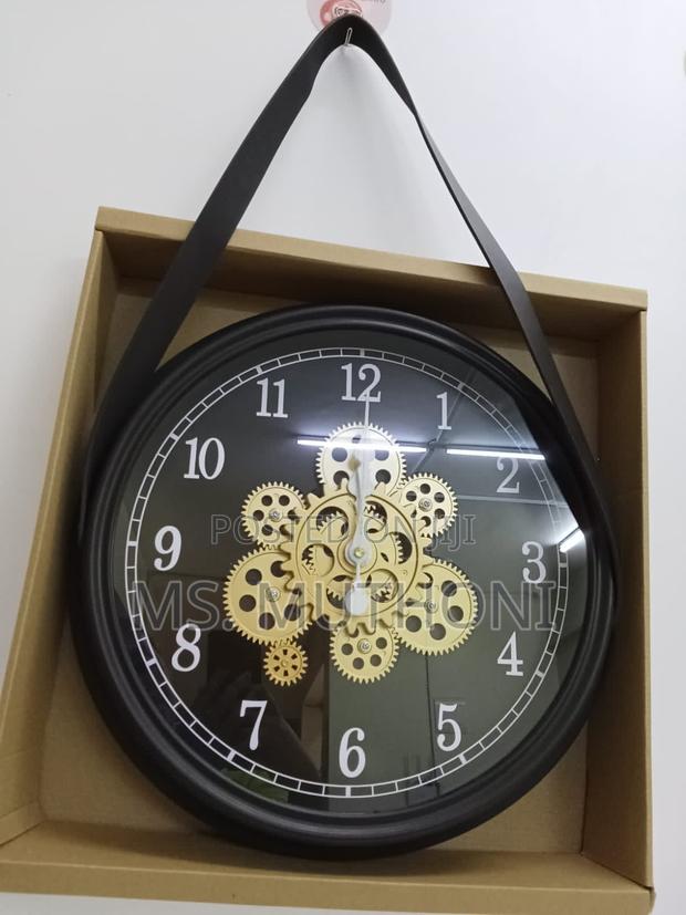 *Rotating Moving Gear Wall Clock*
