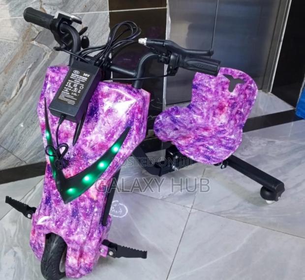 ~Kid's 3 Wheels Drift Scooter 
Maximum Weight 80kgs