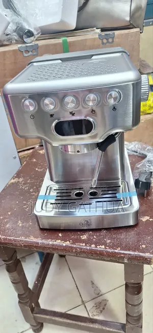 Coffee Maker With Grinder
