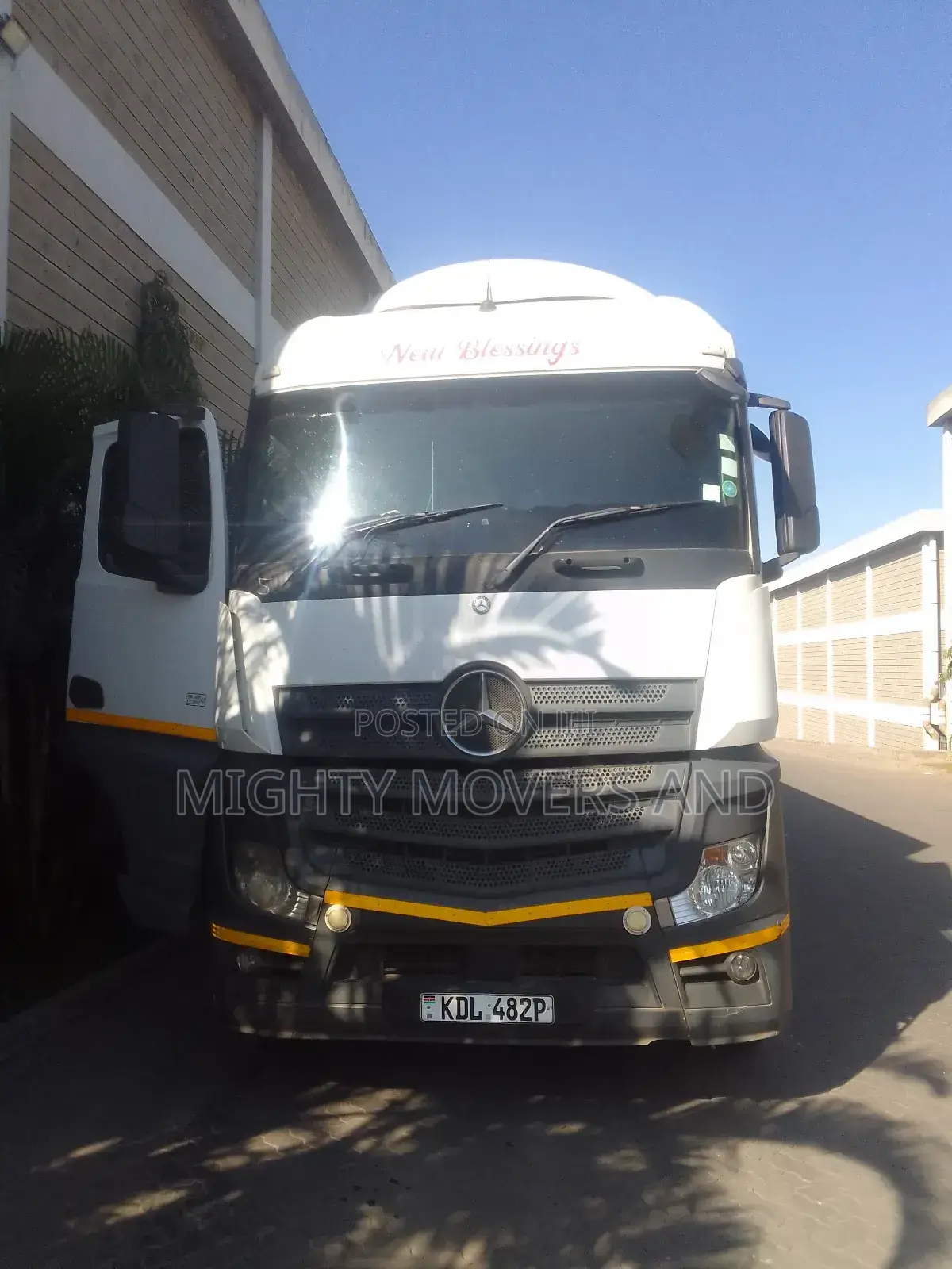 Box Body Trailer at Hand for Logistic Jobs