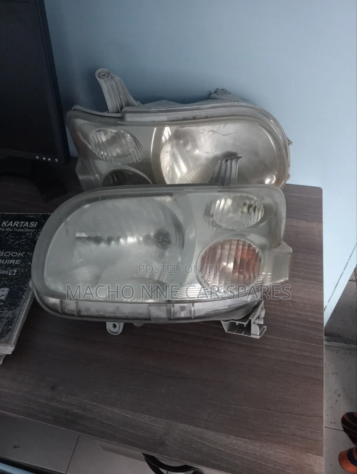 Daihatsu Tanto 2009 Headlight