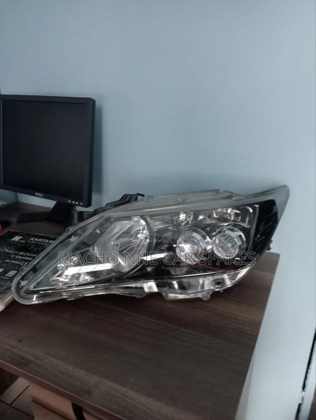Toyota Camry 2014 Headlight - thumbnail 2