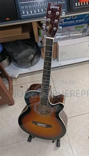Gibson Semi Accoustic Size 41