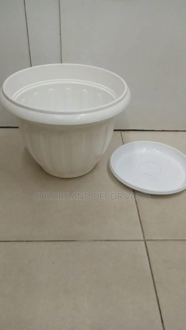 Big Round Vase With Underliner - main view