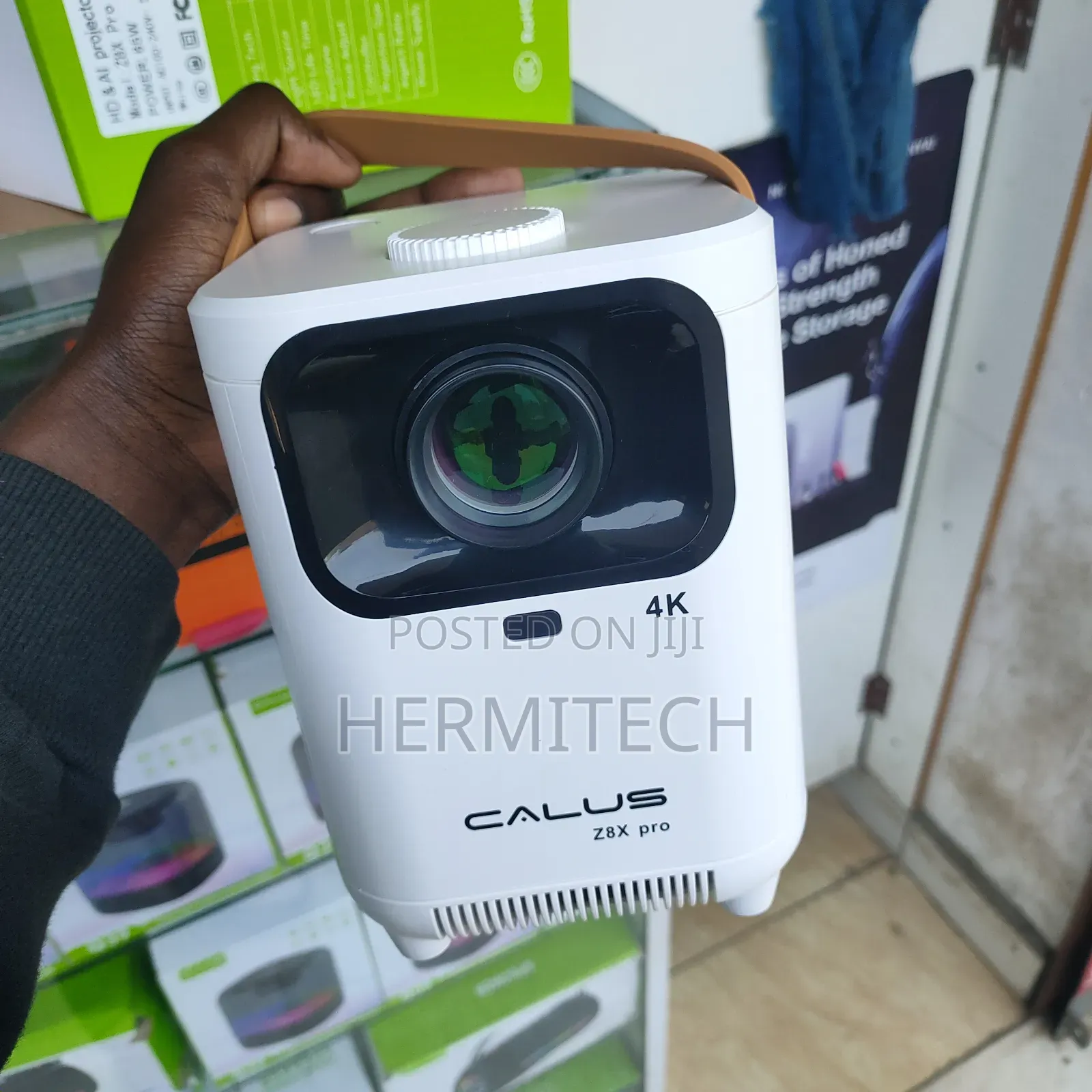 Calus Android Projector With HDMI and Resolution 110"