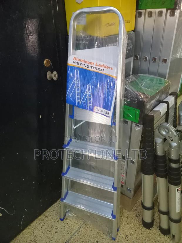 4 Step Foldable Aluminium Ladder - thumbnail 3