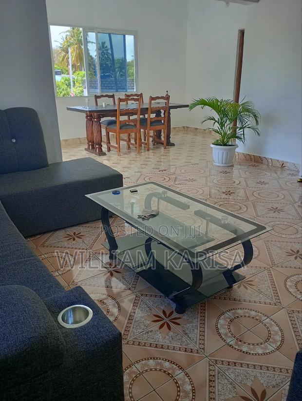 3 Bedrooms to Let - thumbnail 3