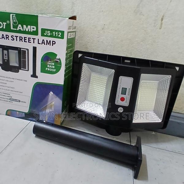 Solar Light, Ip66 Water Resistant,200 Watts Solar Streetligt