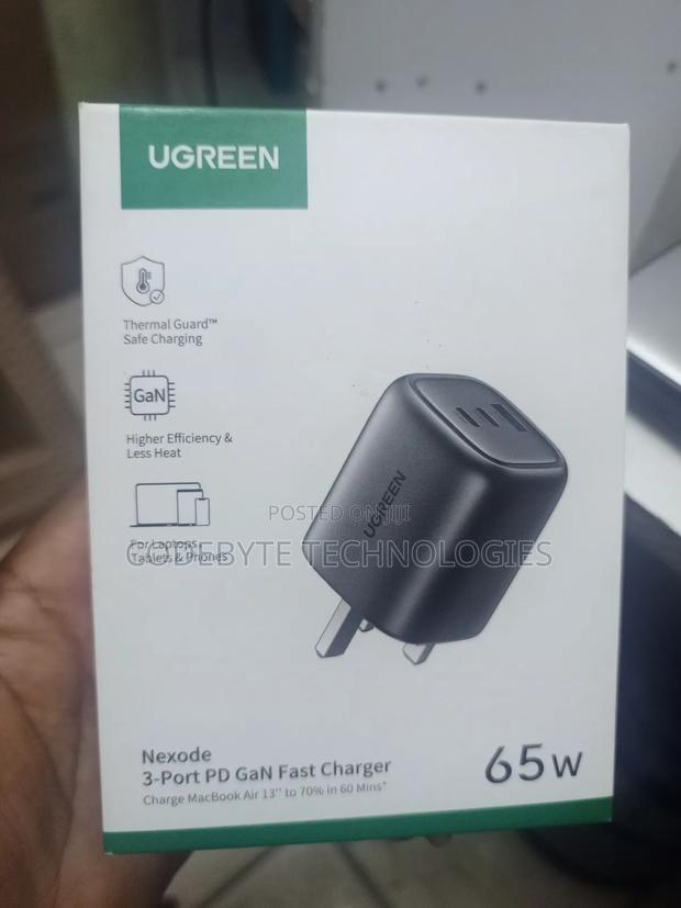 ~~UGREEN USB-A+2*USB-C 65W Gan Tech Fast Charger^ - main view