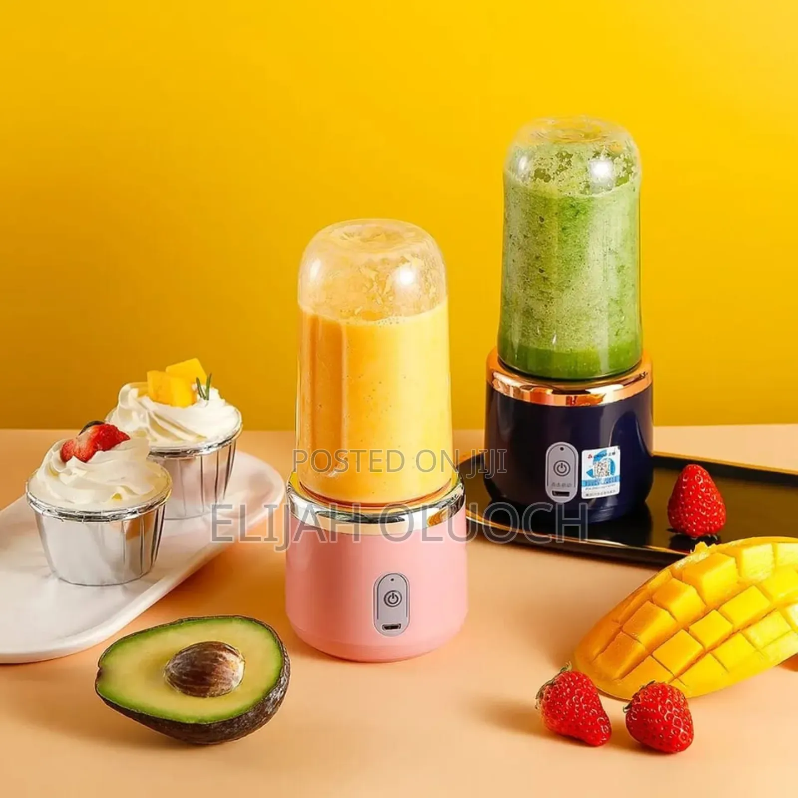 Rechargeable Portable Juicer With a Juice Cup