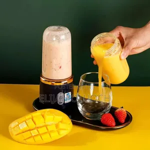 Rechargeable Portable Juicer With a Juice Cup