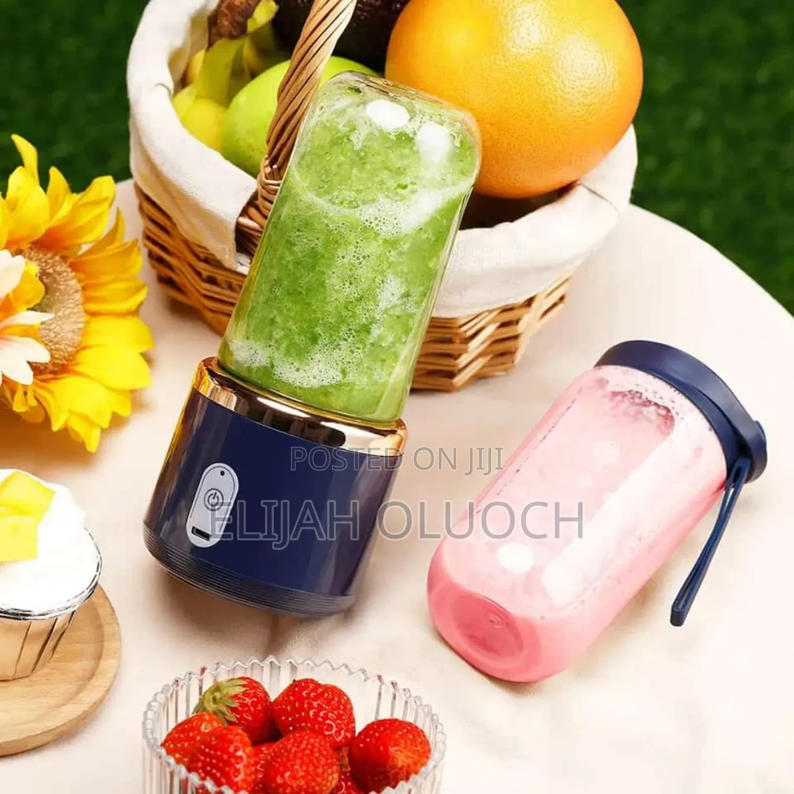 Rechargeable Portable Juicer With a Juice Cup