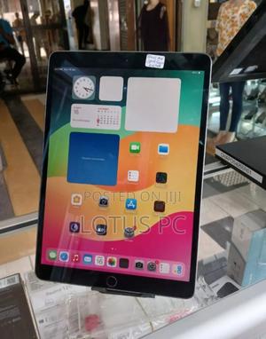 Apple iPad Air 64 GB Gray - main view