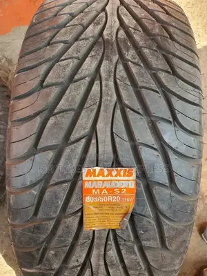 305/50 R20 Maxxis TYRES. (Mas2)