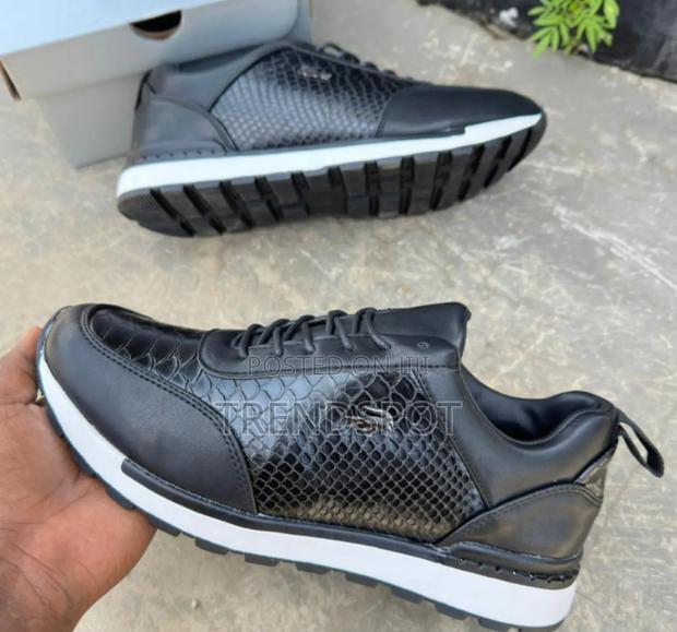 VERSACESizes 40,41,42,43,44,45. At 3300 KSH - main view