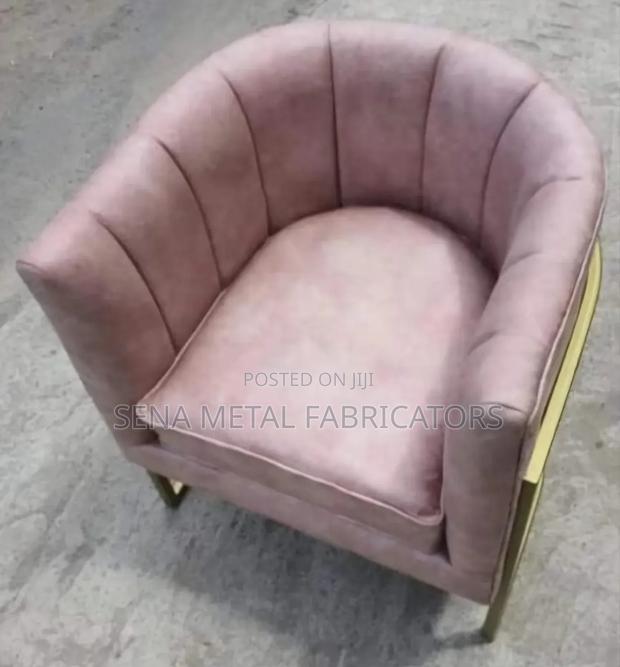 Elevate Your Salon With Our Beautiful Styling Chair.