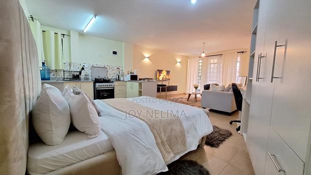 Cozy Airbnb Studio to Let - thumbnail 5