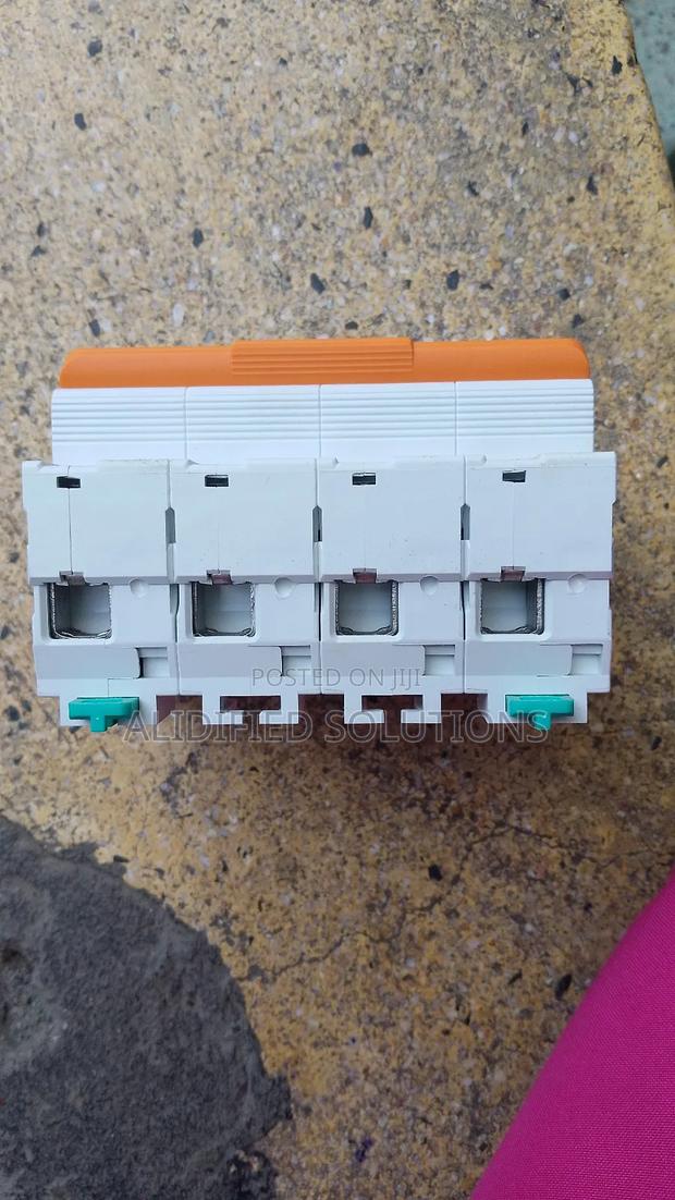 4pole 100amps Tengen McCb - thumbnail 3