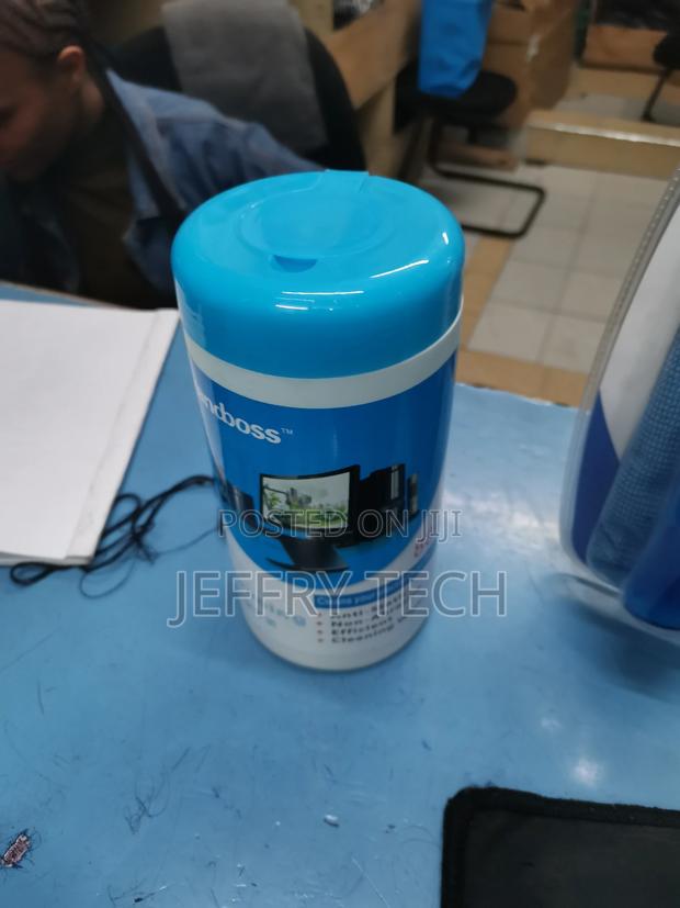 Handboss Wet Cleaning Wipes - thumbnail 4