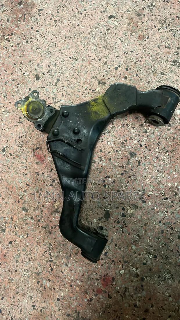 Hiace 9l Lower Control Arm 4wd