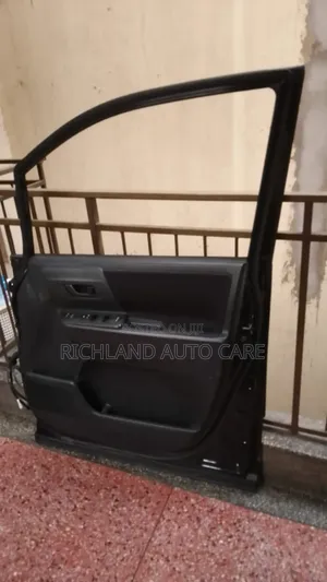 Noah /Voxy Zrr70/75 Front Right Door