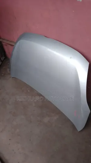 Isis ZNM10 BONNET 2007-2014