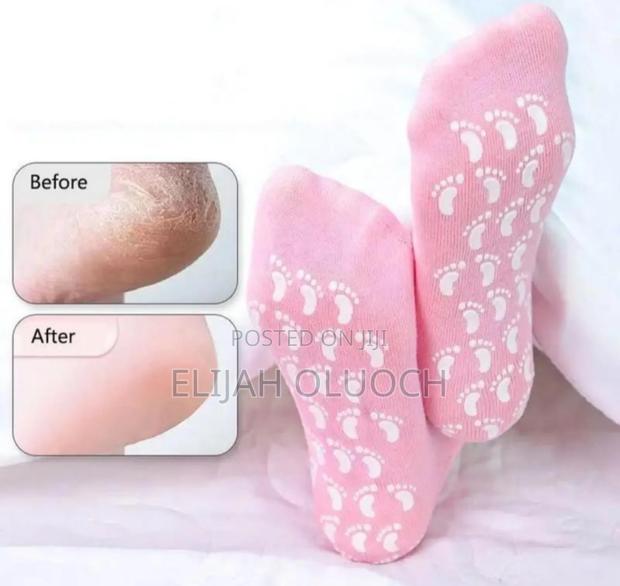 Moisturizing Spa Gel Socks - thumbnail 2
