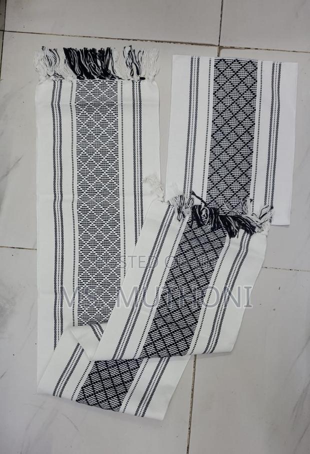 Braided Woven Textured Table Runner With Tassels + 6pcs Mats - thumbnail 2